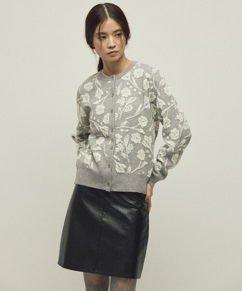 Firsthand(ファーストハンド)の「Firsthand/ファーストハンド フラワージャガード ニットカーディガン(カーディガン/ボレロ・レディース・グレー/チャコールグレー/サックスブルー・ONE SIZE)」の12枚目の写真