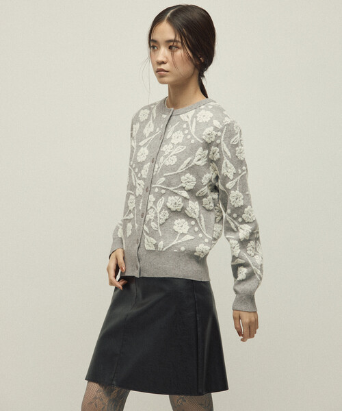 Firsthand(ファーストハンド)の「Firsthand/ファーストハンド フラワージャガード ニットカーディガン(カーディガン/ボレロ・レディース・グレー/チャコールグレー/サックスブルー・ONE SIZE)」の14枚目の写真