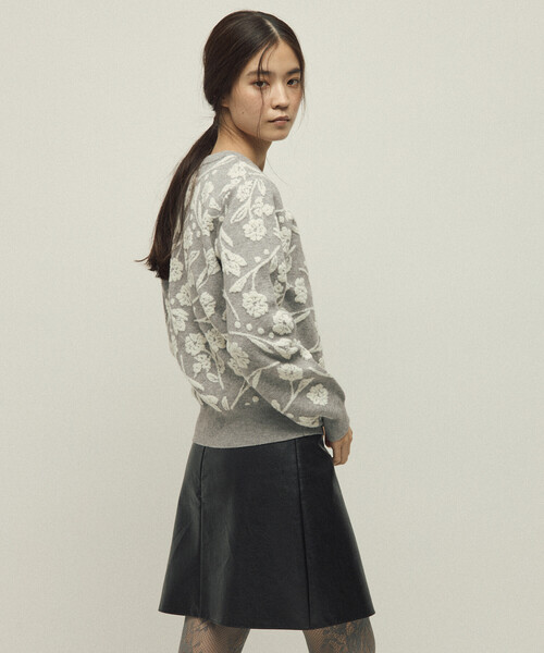 Firsthand(ファーストハンド)の「Firsthand/ファーストハンド フラワージャガード ニットカーディガン(カーディガン/ボレロ・レディース・グレー/チャコールグレー/サックスブルー・ONE SIZE)」の16枚目の写真