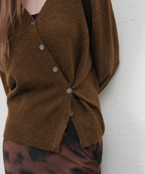 GENERAL IDEA(ジェネラルアイデア)の「【GENERAL IDEA】アンバランスルーズカーディガン / UNBALANCE LOOSE FIT CARDIGAN(カーディガン/ボレロ・レディース・グレー/ブラウン・L/M/S)」の13枚目の写真