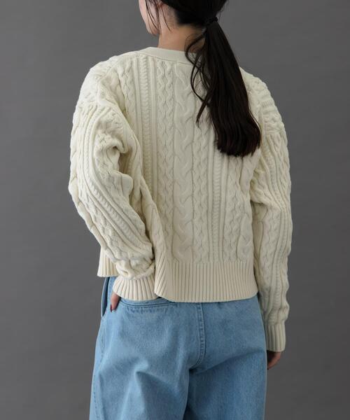 FORK&SPOON（フォークアンドスプーン）の「FORK&SPOON　ケーブルVネックカーディガン（カーディガン/ボレロ・レディース・レッド/ネイビー/アイボリー・1）」の14枚目の写真