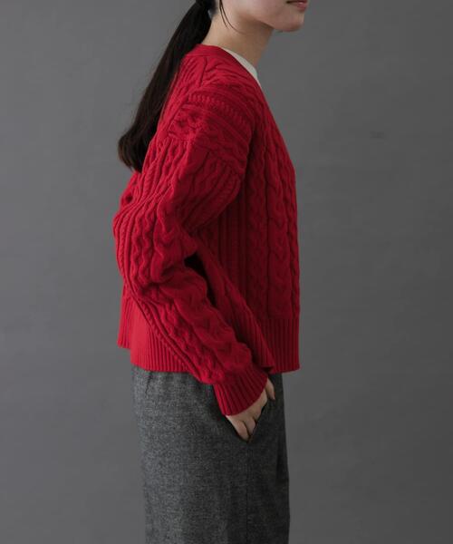 FORK&SPOON(フォークアンドスプーン)の「FORK&SPOON ケーブルVネックカーディガン(カーディガン/ボレロ・レディース・レッド/ネイビー/アイボリー・1)」の7枚目の写真