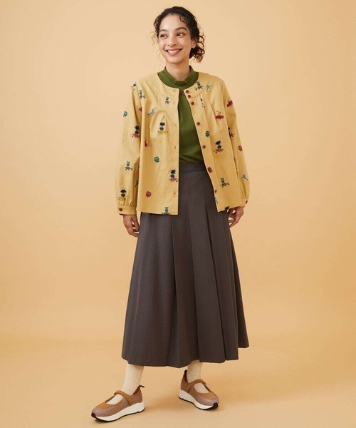 Jocomomola(ホコモモラ)の「Pliegues ワンポイント刺繍プリーツスカート(スカート・レディース・グレー/ベージュ・42/40)」の14枚目の写真