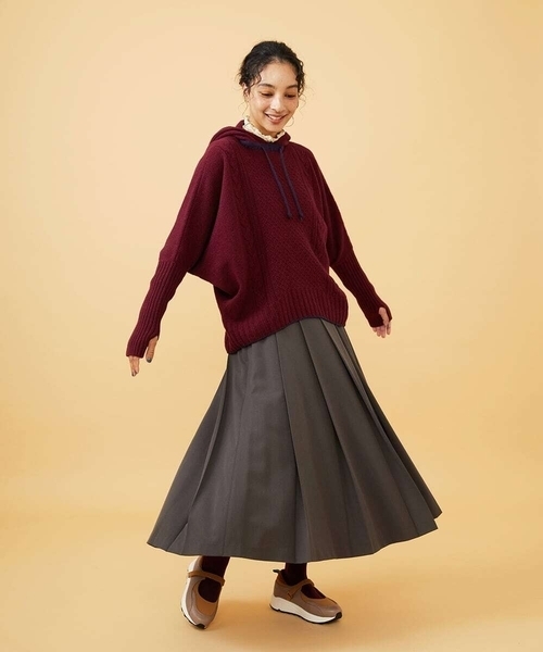 Jocomomola(ホコモモラ)の「Pliegues ワンポイント刺繍プリーツスカート(スカート・レディース・グレー/ベージュ・42/40)」の15枚目の写真