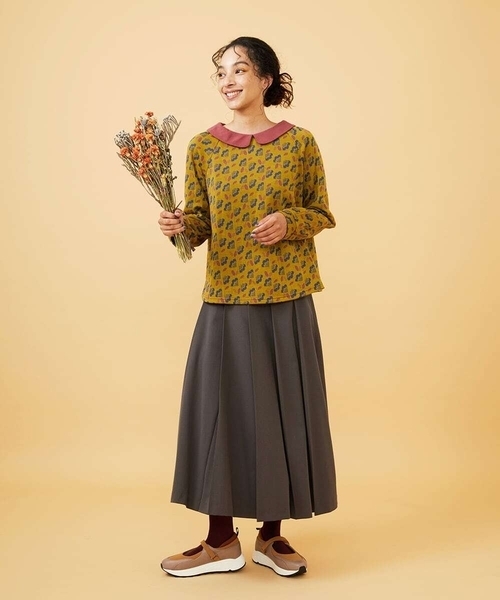 Jocomomola(ホコモモラ)の「Pliegues ワンポイント刺繍プリーツスカート(スカート・レディース・グレー/ベージュ・42/40)」の16枚目の写真