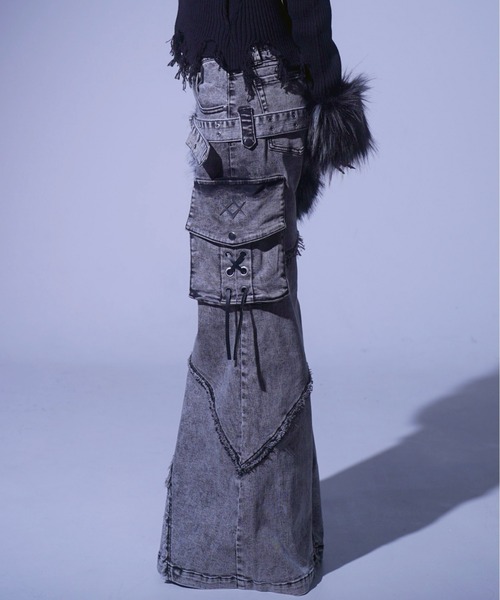 REFLEM レフレム ファーポーチベルト付きフレアデニムパンツ グレー REFLEM/レフレム』ファーポーチベルト付きフレアデニムパンツ（デニム