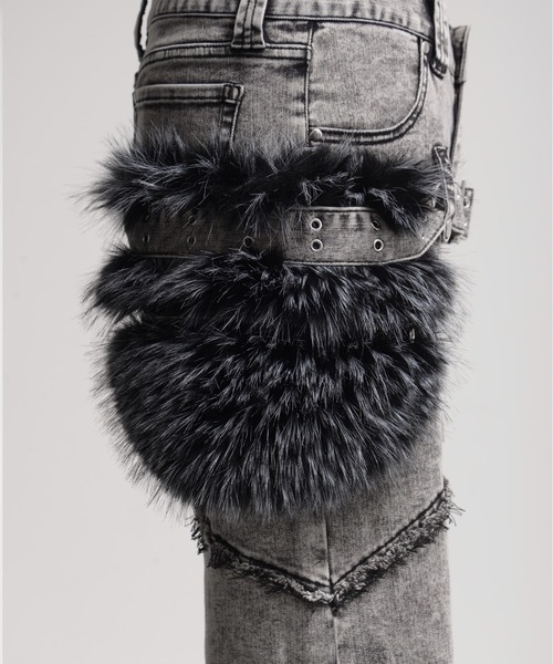 REFLEM/レフレム』ファーポーチベルト付きフレアデニムパンツ（デニム