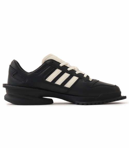 adidas（アディダス）の「adidas FORUM SQ W / アディダス フォーラム スクエア W（スニーカー・レディース・ブラック・23.0cm/23.5cm/24.0cm/24.5cm/25.0cm/22.5cm/22.0cm/25.5cm/27.5cm/27.0cm/26.5cm/26.0cm/28.0cm）」の4枚目の写真
