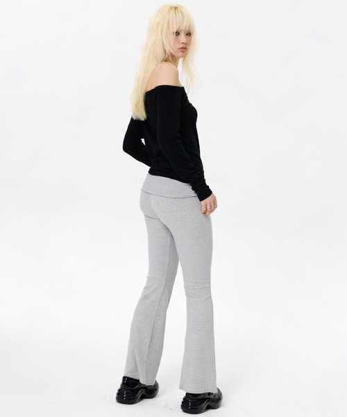 runningHIGH(ランニングハイ)の「【runningHIGH】ONE OFF SHOULDER L/S TEE / 【ランニングハイ】ワンオフショルダー長袖Tシャツ(Tシャツ/カットソー・レディース・ブラック/グレー/ホワイト・ONE SIZE)」の18枚目の写真