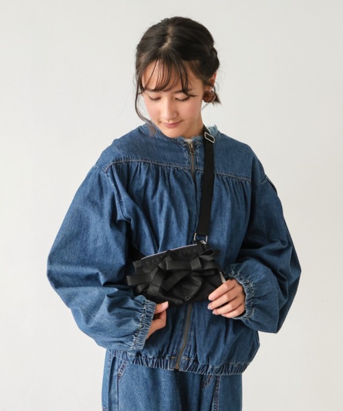 Ocean&Ground(オーシャン&グラウンド)の「WリボンポケットショルダーBAG(ハンドバッグ・レディース・ブラック/シルバー・SMALL/MEDIUM)」の2枚目の写真