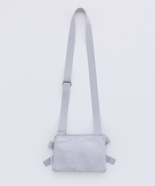 Ocean&Ground(オーシャン&グラウンド)の「WリボンポケットショルダーBAG(ハンドバッグ・レディース・ブラック/シルバー・SMALL/MEDIUM)」の11枚目の写真