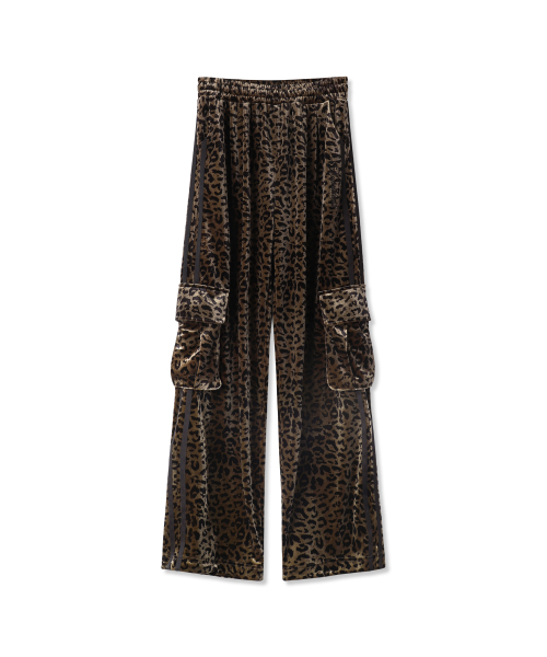 AVANDRESS(アバンドレス )の「Leopard Rush Cargo Pants(スウェットパンツ・レディース・レオパード・SMALL/MEDIUM/LARGE)」の2枚目の写真