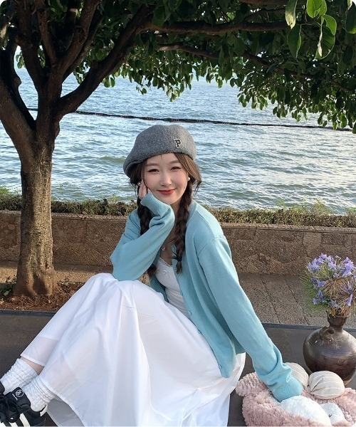 I.O.E(アイオイ)の「しなやかに寄り添う、ライトタッチカーディガン(カーディガン/ボレロ・レディース・レッド/イエロー/ブラック/アイボリー/グレー/ブルー・FREE)」の18枚目の写真