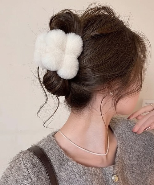 WESTSEA（ウエストシー）の「フェイクファー ヘアクリップ ミニ（バレッタ/ヘアクリップ・レディース・ベージュ/ホワイト/ブラウン/アイボリー・FREE）」の4枚目の写真