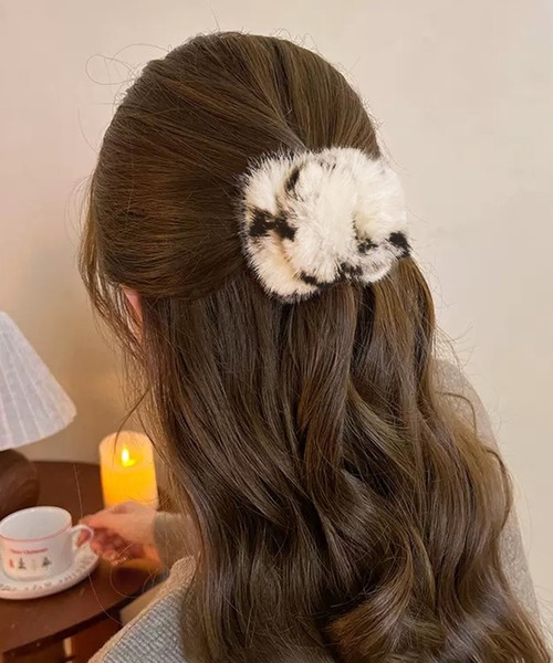 WESTSEA（ウエストシー）の「フェイクファー ヘアクリップ ミニ（バレッタ/ヘアクリップ・レディース・ベージュ/ホワイト/ブラウン/アイボリー・FREE）」の2枚目の写真