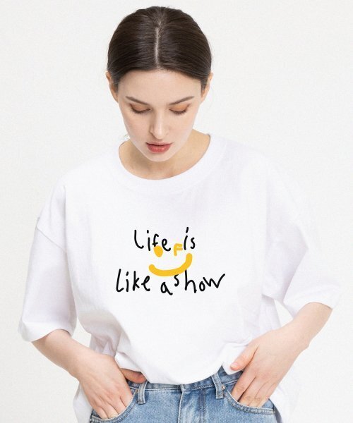 GRAVER（グレーバー）の「[ユニセックス]ビッグドローイングスマイルライフロゴ半袖Tシャツ_ホワイト（Tシャツ/カットソー・レディース・ホワイト・LARGE/MEDIUM/SMALL/X-LARGE）」の2枚目の写真