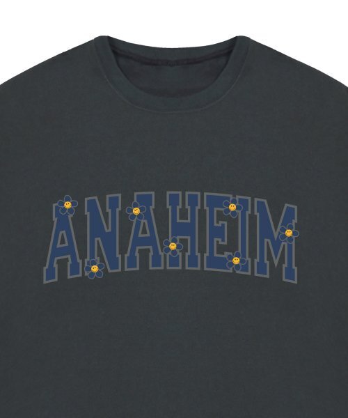 GRAVER（グレーバー）の「[UNISEX] ANAHEIMロゴフラワースマイルバンファルティ_チャコール（Tシャツ/カットソー・レディース・チャコールグレー・LARGE/SMALL）」の3枚目の写真