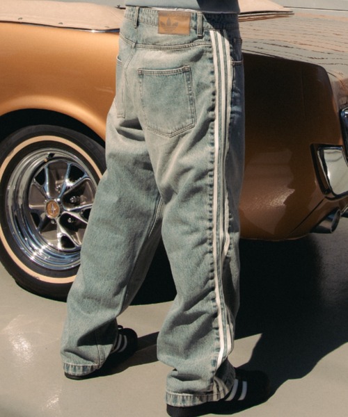 adidas（アディダス）の「adidas DENIM FIREBIRD TRACK PANTS ATMOS / アディダス デニム ファイヤー バード トラックパンツ アトモス【SP】（デニムパンツ・メンズ・ライトインディゴブルー・27inch/26inch/25inch/24inch/36inch/35inch/34inch/33inch/32inch/30inch）」の8枚目の写真