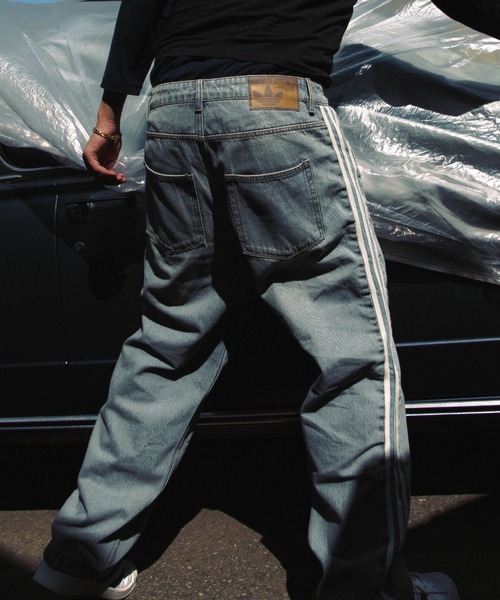 adidas（アディダス）の「adidas DENIM FIREBIRD TRACK PANTS ATMOS / アディダス デニム ファイヤー バード トラックパンツ アトモス【SP】（デニムパンツ・メンズ・ライトインディゴブルー・27inch/26inch/25inch/24inch/36inch/35inch/34inch/33inch/32inch/30inch）」の6枚目の写真