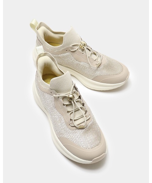 fitfit(フィットフィット)の「ハンズフリークッションソールスニーカー550(スニーカー・レディース・ベージュ系5/ライトグレー系1/ブラック×ブラック/グレー系5・22cm/22.5cm/23cm/23.5cm/24cm/24.5cm/25.0cm/25.5cm)」の4枚目の写真