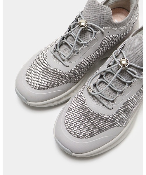 fitfit(フィットフィット)の「ハンズフリークッションソールスニーカー550(スニーカー・レディース・ベージュ系5/ライトグレー系1/ブラック×ブラック/グレー系5・22cm/22.5cm/23cm/23.5cm/24cm/24.5cm/25.0cm/25.5cm)」の16枚目の写真