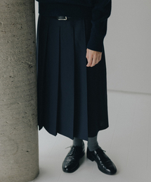 BLANKROOM HER（ブランクルームウーマン）の「Fleur Pleated Wrap Skirt_NAVY（スカート）」
