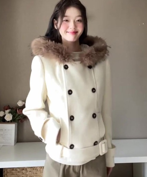 セール】春まで活躍 ふんわりファー付きショートコート ベルトで