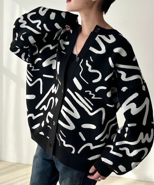 PAGEBOY（ページボーイ）の「＜WEB限定アイテム＞クルーネックボリュームカーディガン（カーディガン/ボレロ・レディース・マスタード/ホワイト系その他/グリーン/ブラック/ターコイズブルー・FREE）」の2枚目の写真