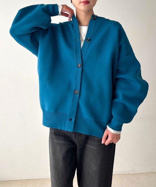 PAGEBOY（ページボーイ）の「＜WEB限定アイテム＞クルーネックボリュームカーディガン（カーディガン/ボレロ・レディース・マスタード/ホワイト系その他/グリーン/ブラック/ターコイズブルー・FREE）」の22枚目の写真