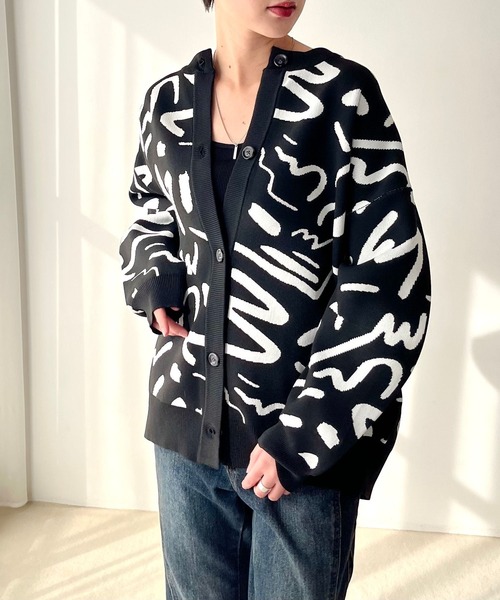 PAGEBOY（ページボーイ）の「＜WEB限定アイテム＞クルーネックボリュームカーディガン（カーディガン/ボレロ・レディース・マスタード/ホワイト系その他/グリーン/ブラック/ターコイズブルー・FREE）」の9枚目の写真