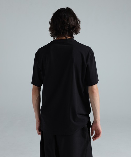 Y-3（ワイスリー）の「Y-3 REGULAR SHORT SLEEVE TEE（Tシャツ/カットソー・メンズ・ブラック・XX-LARGE/X-LARGE/LARGE/MEDIUM/SMALL/X-SMALL/XX-SMALL）」の5枚目の写真