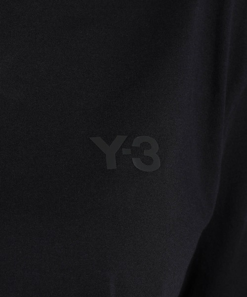 Y-3（ワイスリー）の「Y-3 REGULAR SHORT SLEEVE TEE（Tシャツ/カットソー・メンズ・ブラック・XX-LARGE/X-LARGE/LARGE/MEDIUM/SMALL/X-SMALL/XX-SMALL）」の4枚目の写真