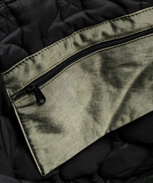 KANEITEI(カネイテイ)の「ROME HELMET BAG L (OLIVE DRAB) / RECYCLED(メッセンジャーバッグ・レディース・カーキオリーブ・FREE)」の6枚目の写真