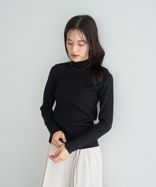 YECCA VECCA（イェッカヴェッカ）の「ハイネックリブニット（ニット/セーター・レディース・ベージュ/アイボリー/ブラック・FREE）」の2枚目の写真