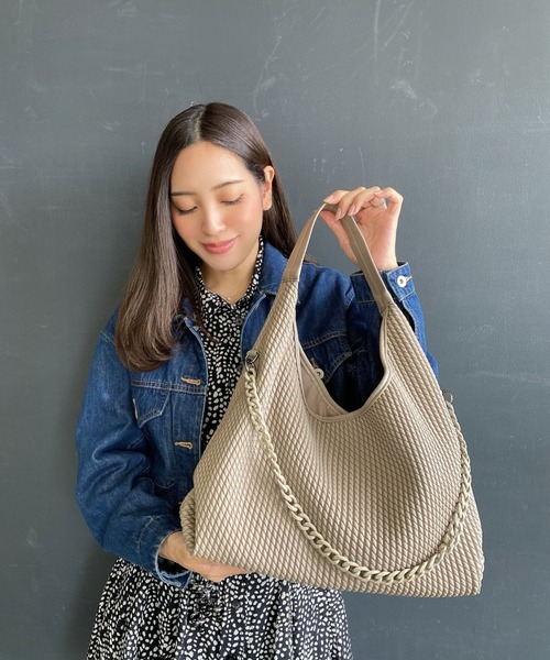 LEBELIER（ルベリエ）の「ソフトエンボスバルーントート（トートバッグ・レディース・グリーン/グレー系その他/ブルー/ブラック・FREE）」の3枚目の写真