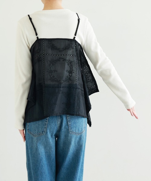 andme(アンドミー)の「【新色追加】パッチワーク風刺繍キャミソールビスチェ(キャミソール・レディース・ブラック/オフホワイト/ブラウン・FREE)」の10枚目の写真