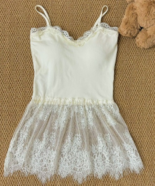 yuue' ( wear )(ユーイ)の「カップ付きレースヘムキャミソール(キャミソール・レディース・ホワイト/ブラック/アイボリー・FREE)」の21枚目の写真