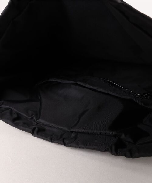 Manhattan Portage（マンハッタンポーテージ）の「CORLEARS HOOK BACKPACK COMBED COTTON GABARDINE DPL（バックパック/リュック・レディース・ブラック・MEDIUM）」の21枚目の写真