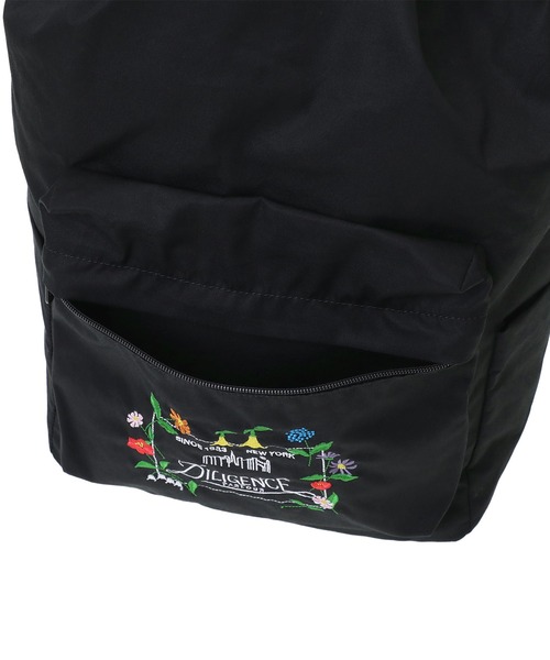 Manhattan Portage（マンハッタンポーテージ）の「CORLEARS HOOK BACKPACK COMBED COTTON GABARDINE DPL（バックパック/リュック・レディース・ブラック・MEDIUM）」の7枚目の写真