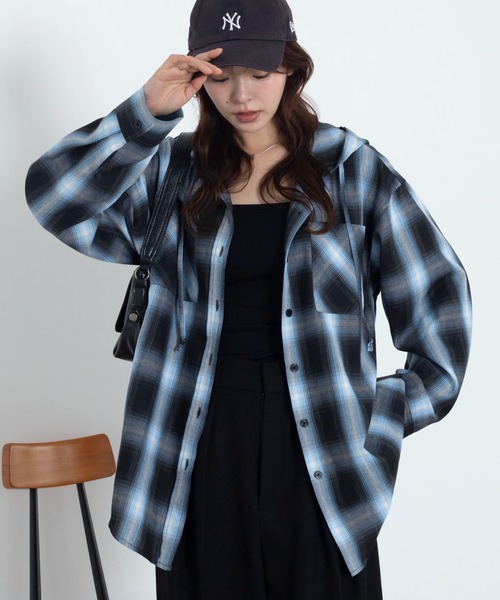 WEGO（ウィゴー）の「WEGO/【26年春新作】フードチェックシャツ（シャツ/ブラウス・レディース・ブラック/サックスブルー/レッド/ピンク・FREE）」の3枚目の写真