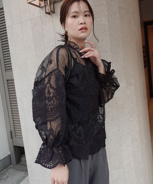 CORNERS(コーナーズ)の「オーガンジーレースブラウス(インナー付き)(シャツ/ブラウス・レディース・ベージュ系その他/ホワイト/ブラック・M)」の21枚目の写真
