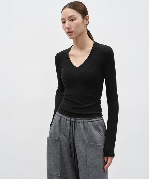 EIGHTHMONTH(エイスマンス)の「ディープVネックフィットトップス EM26s033【EIGHTHMONTH】(Tシャツ/カットソー・レディース・アイボリー/ブラック・S/M)」の10枚目の写真