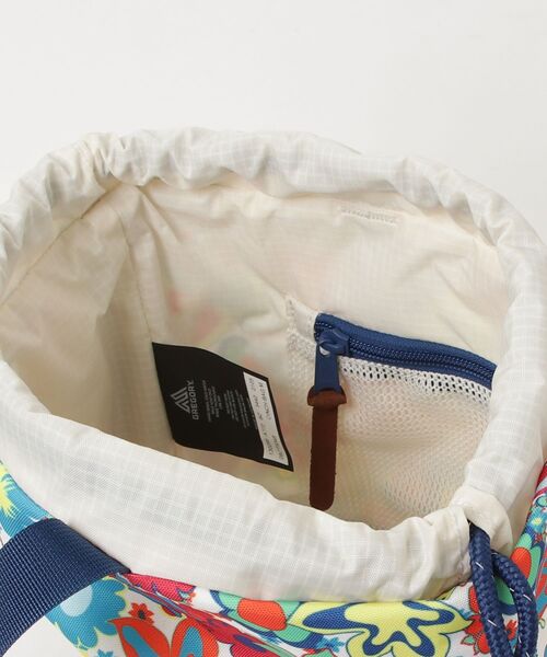GREGORY（グレゴリー）の「チンチバッグM CINCH BAG M ワイルドフラワー（ハンドバッグ・メンズ・マルチ・ONE SIZE）」の4枚目の写真