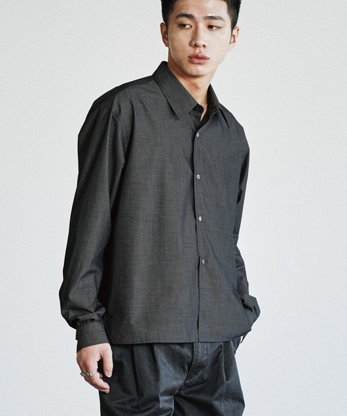 WYM LIDNM（ウィム バイ リドム）の「MICRO SPAN CROPPED SHIRT（シャツ/ブラウス・メンズ・サックスブルー/ストライプ/チャコール・L/M/S）」の2枚目の写真