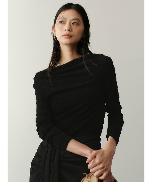 anuans（アニュアンス）の「アセテートギャザードレープカットトップス（Tシャツ/カットソー・レディース・ホワイト/ベージュ/ブラック・FREE）」の19枚目の写真