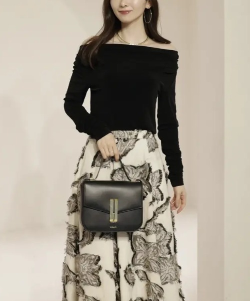 anuans（アニュアンス）の「アセテートギャザードレープカットトップス（Tシャツ/カットソー・レディース・ホワイト/ベージュ/ブラック・FREE）」の5枚目の写真