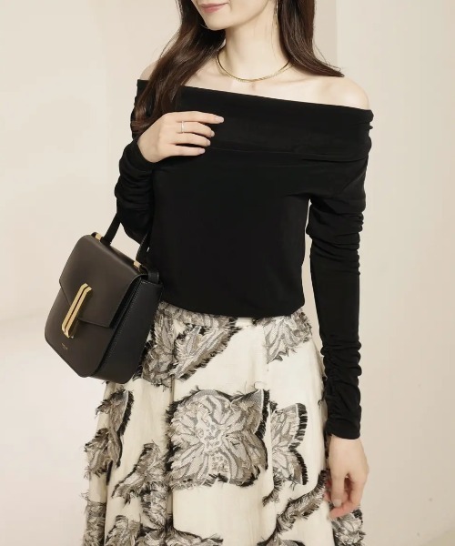 anuans（アニュアンス）の「アセテートギャザードレープカットトップス（Tシャツ/カットソー・レディース・ホワイト/ベージュ/ブラック・FREE）」の6枚目の写真