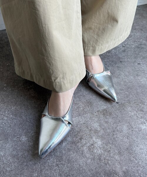 DouDou（ドゥドゥ）の「デザインカットパンプス（その他シューズ・レディース・ブラック/シルバー・MEDIUM/SMALL/LARGE）」の13枚目の写真