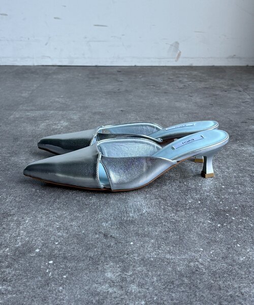 DouDou（ドゥドゥ）の「デザインカットパンプス（その他シューズ・レディース・ブラック/シルバー・MEDIUM/SMALL/LARGE）」の6枚目の写真