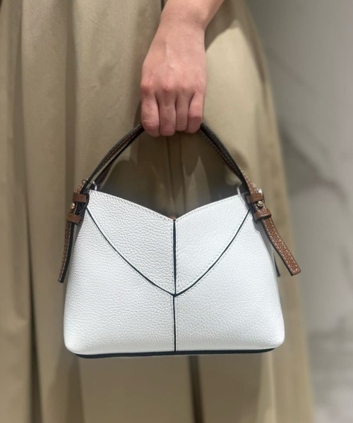 allureville（アルアバイル）の「ダブルハンドルバッグ（ショルダーバッグ・レディース・キャメル/ライトブルー/ホワイト系その他・FREE）」の2枚目の写真